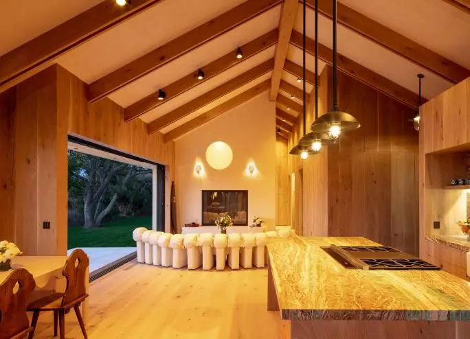 Lighting – editorial photo of a luxury home interior